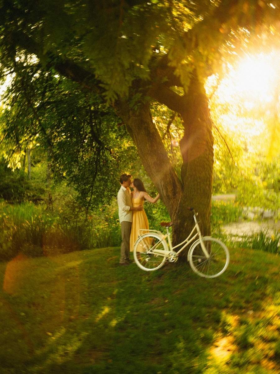 What to wear for engagement photos in Vancouver